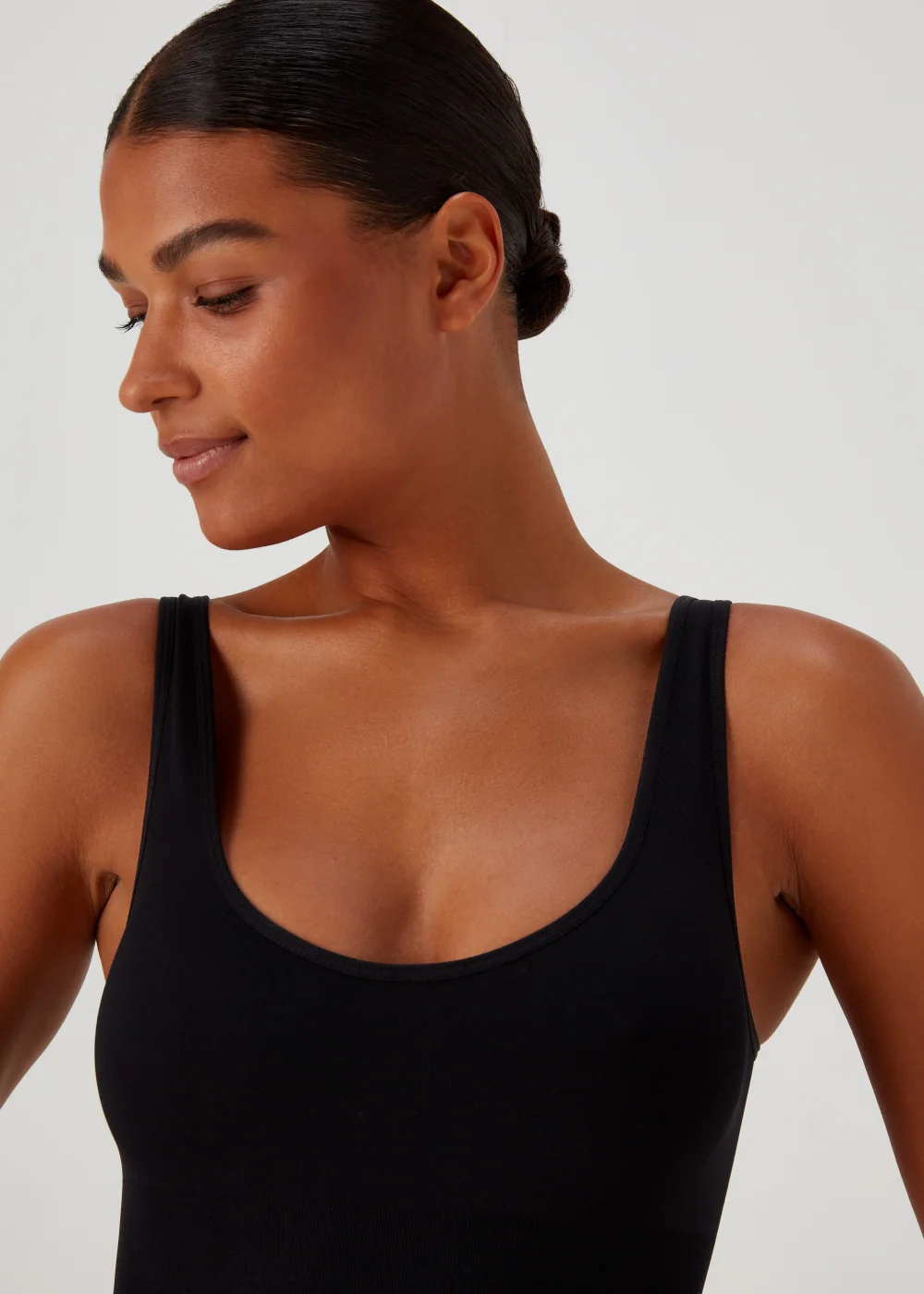 Black Seamless Smoothing Bodysuit - S Image 3