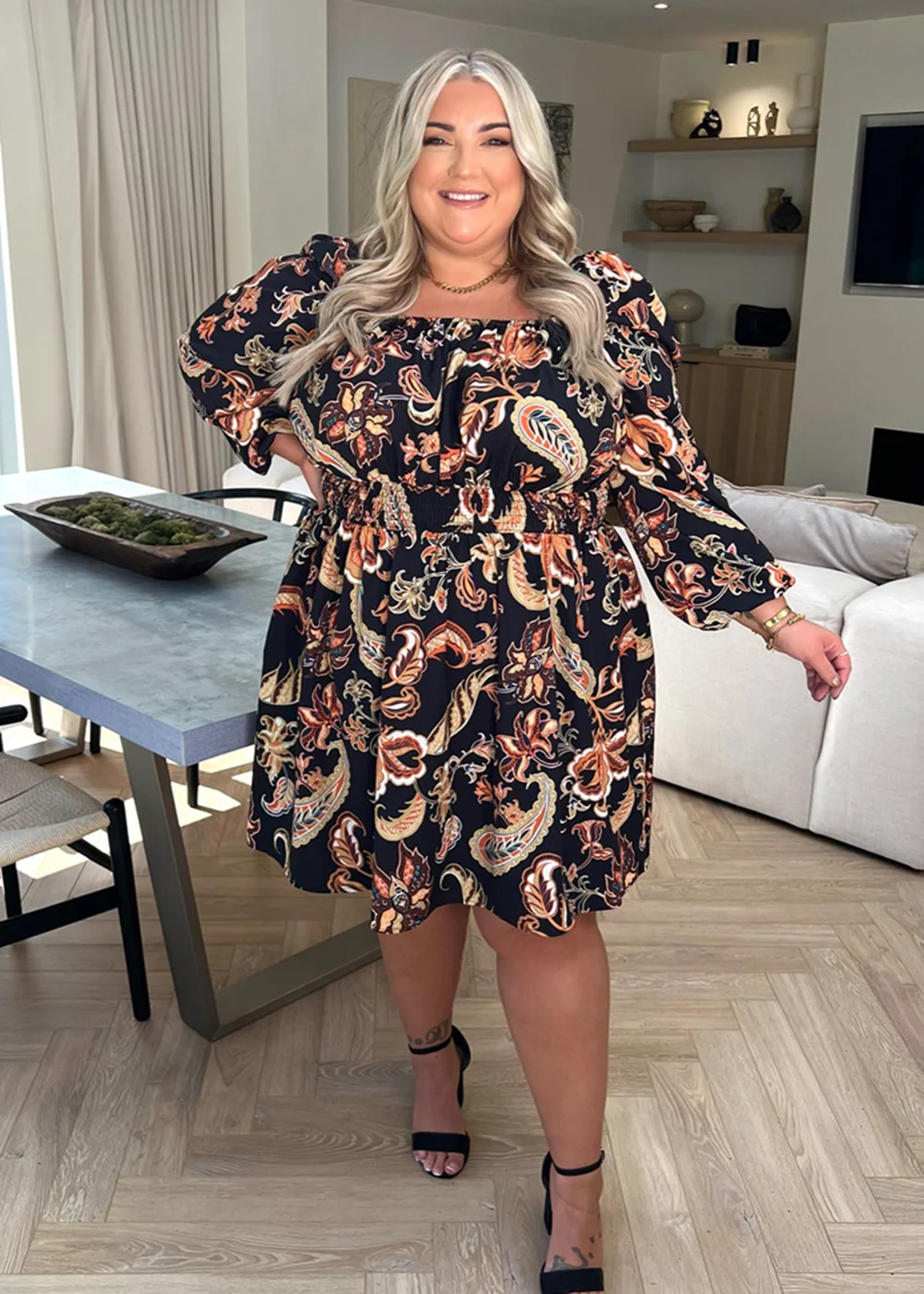 In the Style Jess Millichamp Curve Multicoloured Paisley Shirred Dress - 14 Image 1
