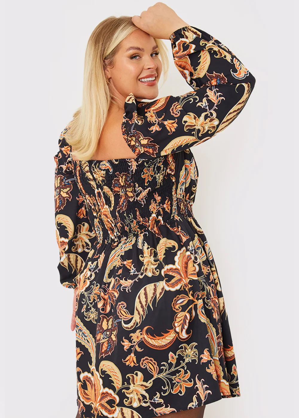 In the Style Jess Millichamp Curve Multicoloured Paisley Shirred Dress - 14 Image 5