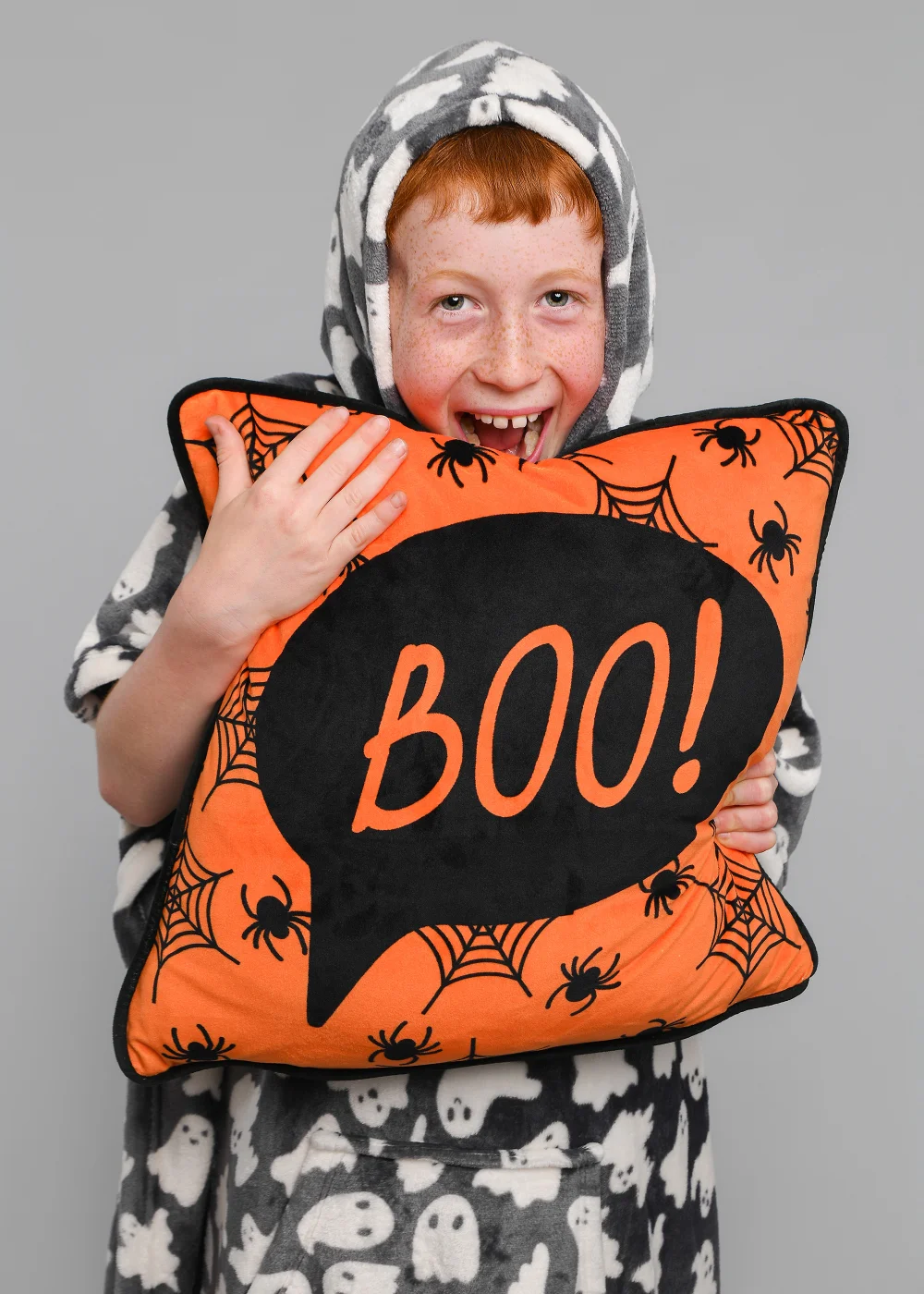 Bedlam Halloween Spooky Ghosts Poncho Snuggle Hooded Towel - Junior Image 4