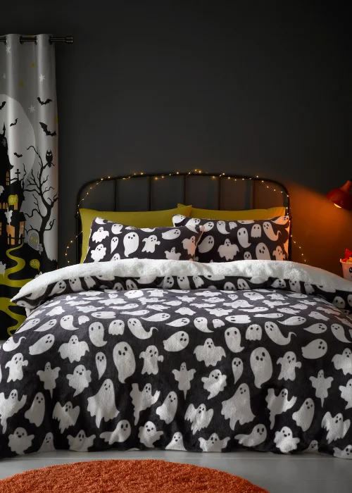 Bedlam Halloween Spooky Ghosts Duvet Cover Set - Single Image 1