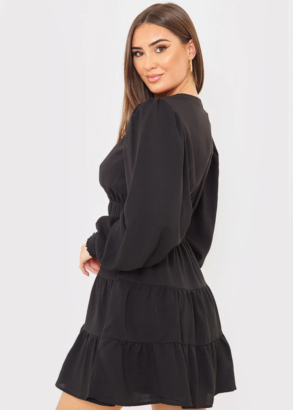 In the Style Danielle Black Crinkle Plunge Mini Dress - 8 Image 5