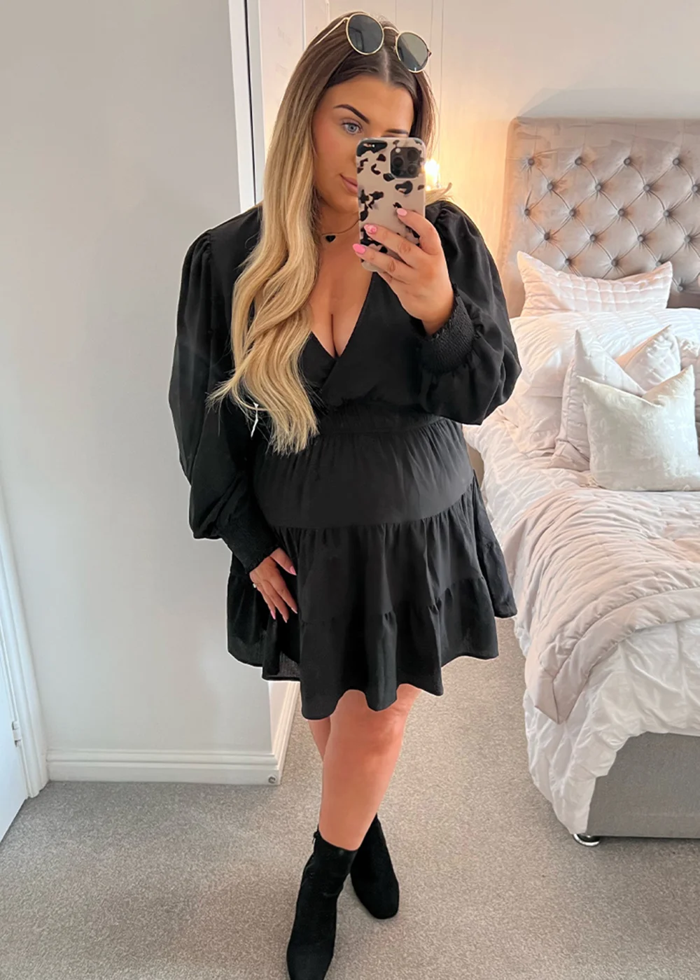 In the Style Danielle Black Crinkle Plunge Mini Dress - 8 Image 1