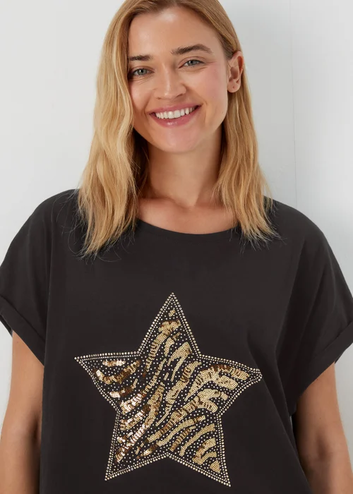 Papaya Curve Black Star Print T-Shirt - 18 Image 3