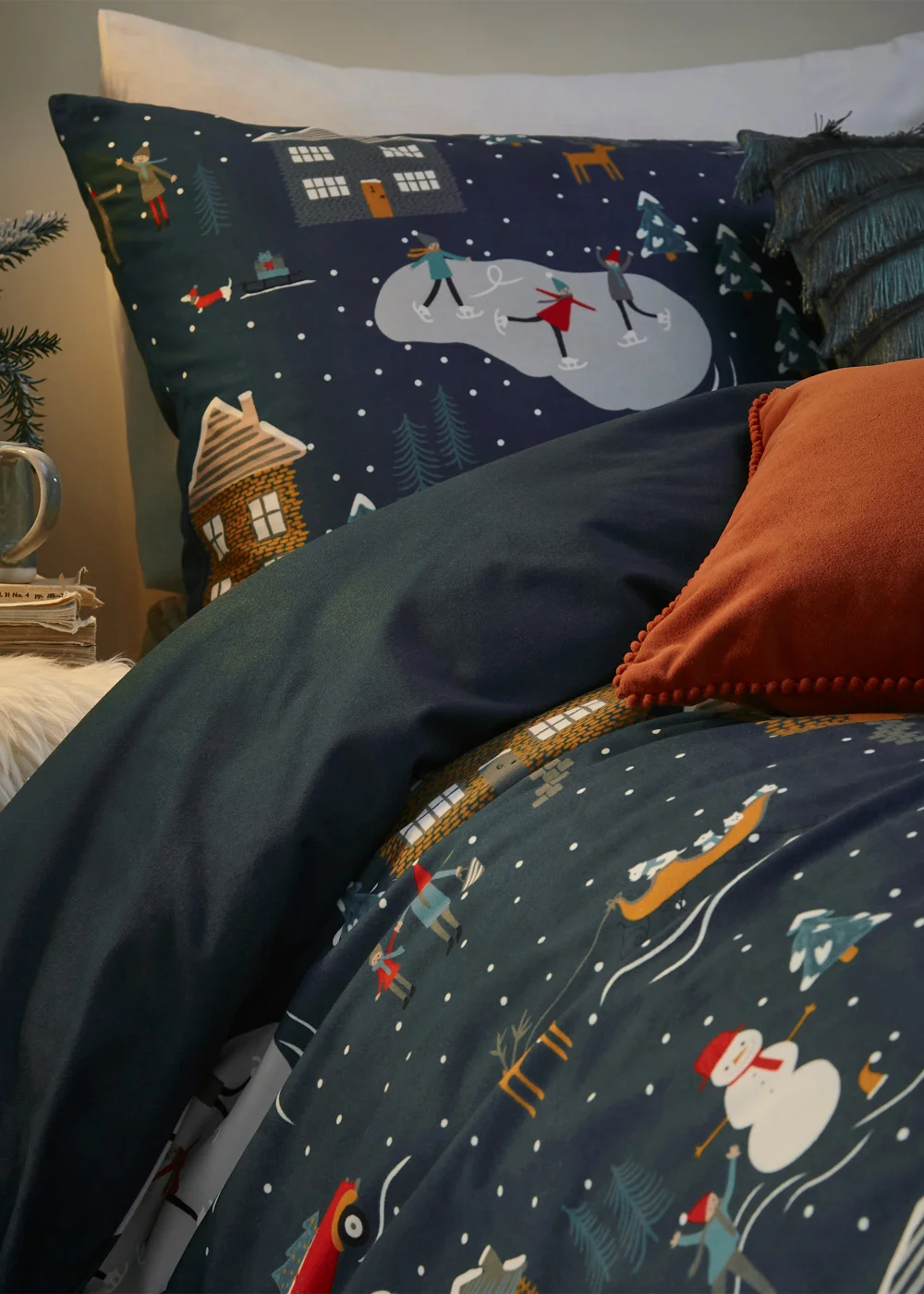 furn. Winter Pines Pyjama Fleece Christmas Duvet Cover Set - Single Image 3