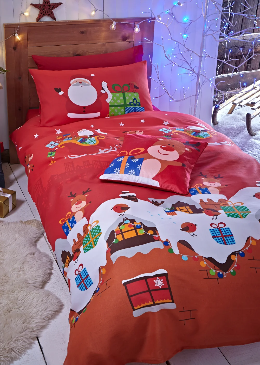 Catherine Lansfield Santa's Christmas Presents Reversible Duvet Cover Set - Single Image 1
