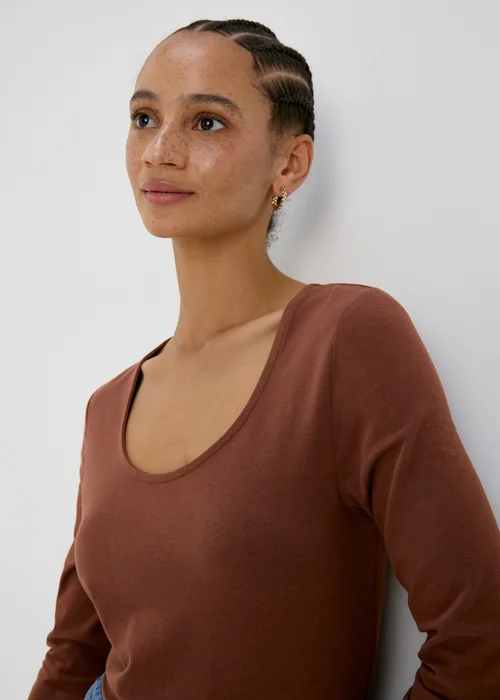 Brown Long Sleeve Scoop Top - 8 Image 3
