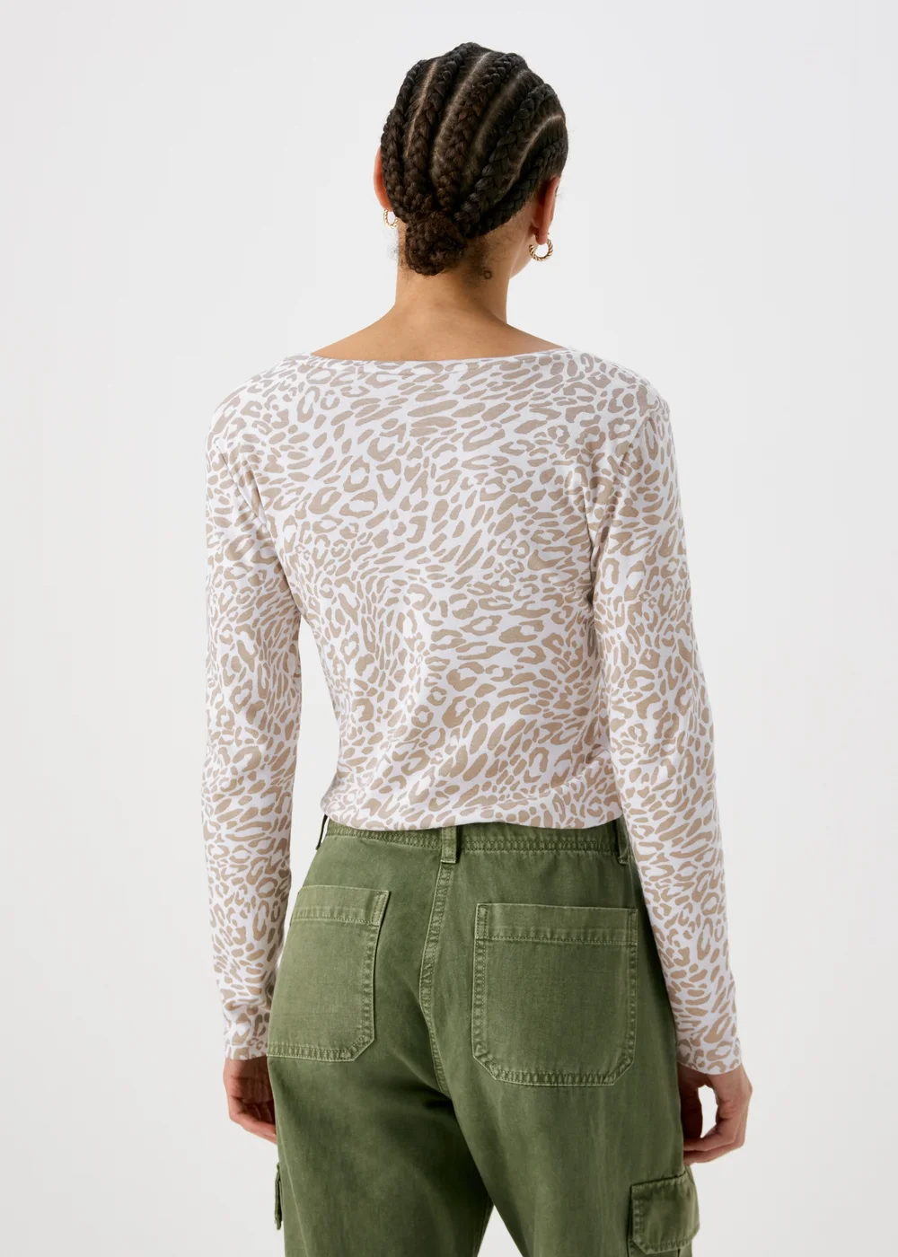 White Leopard V Neck Long Sleeve T Shirt - 8 Image 2