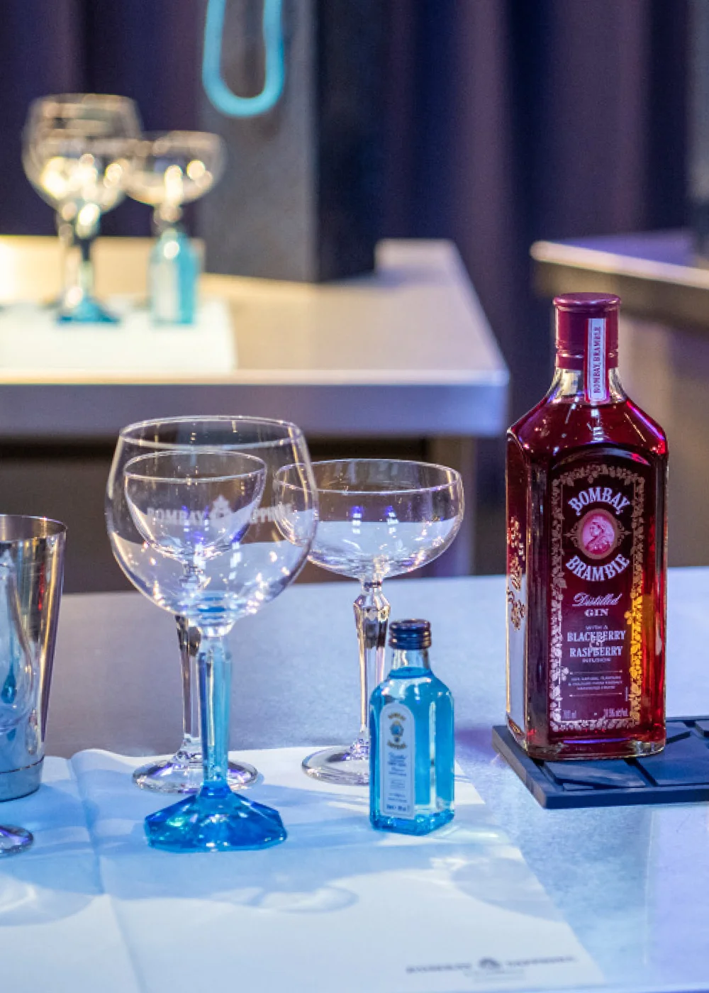 Virgin Experience Days The Bombay Sapphire Distillery Discovery Tour with Gin Cocktail for Two - No Size Image 2