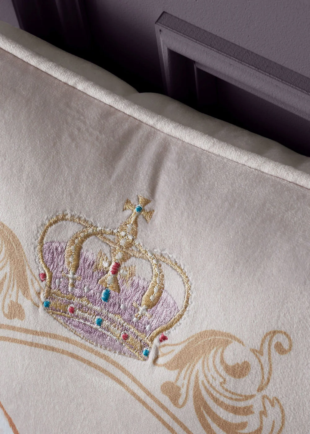 Bridgerton By Catherine Lansfield Mr Newton Corgi Soft Touch Cushion (45x45cm) - One Size Image 4