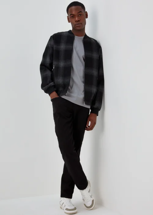 Grey Trim Smart T-Shirt - Small Image 4