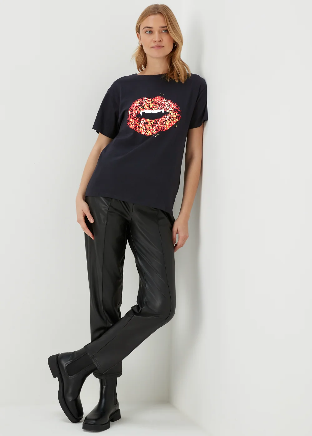 Black Halloween Lips T-Shirt - Size 8 Image 4