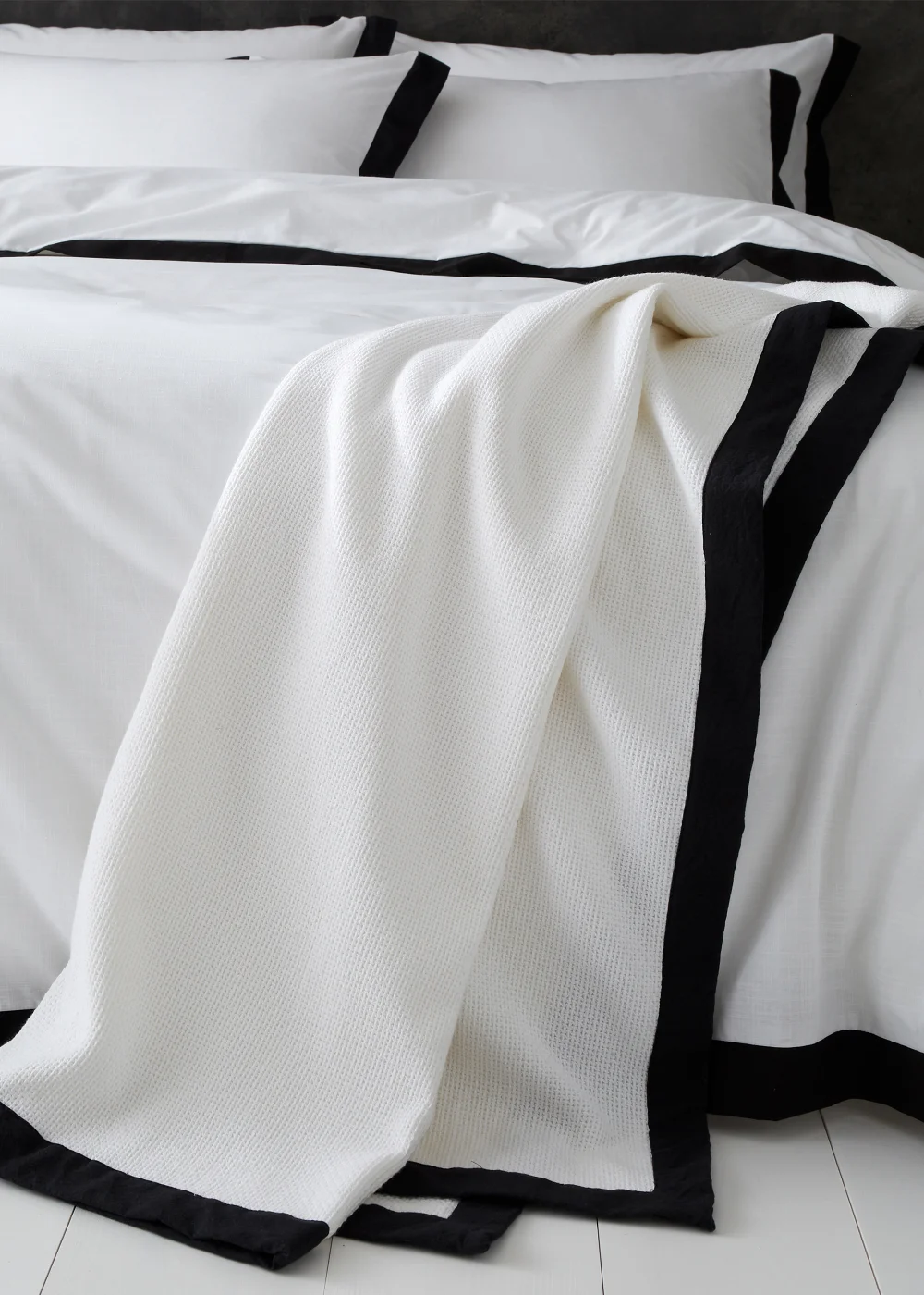 Style Sisters Monochrome Waffle Cotton Throw (150x220cm) - 150 x 220cm Image 1