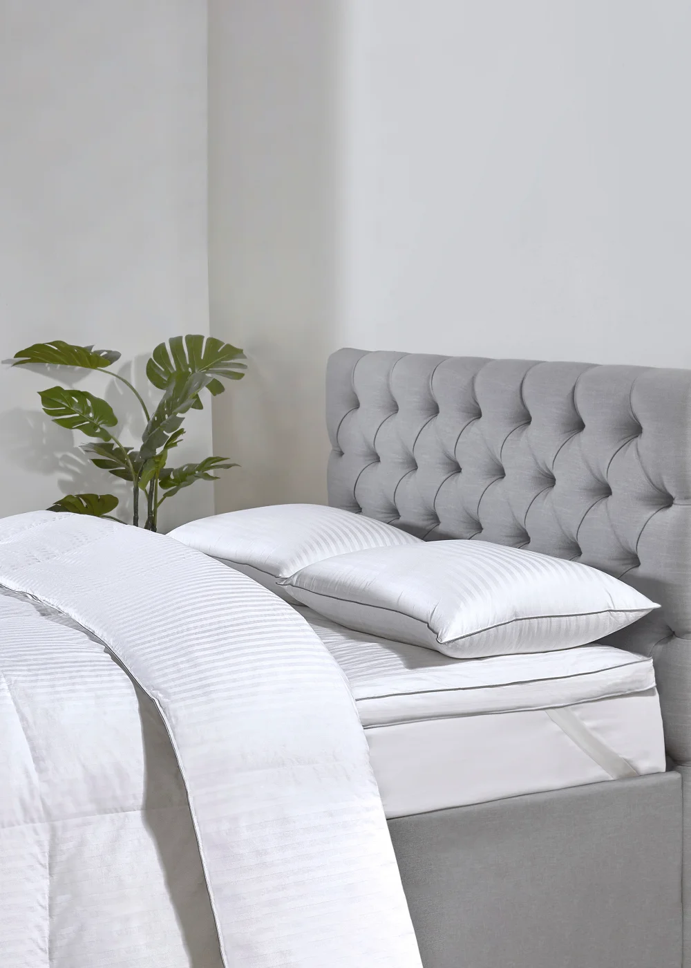 BHS Goose Down Duvet Duvet 10.5 Tog - King Image 1