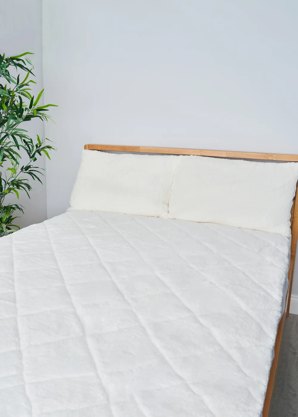 BHS Cream Teddy Fleece Mattress Protector - Single Image 2