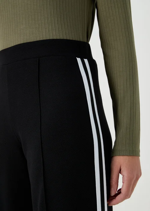 Black Texture Side Stripe Wide Leg Trousers - Size 8 Image 3