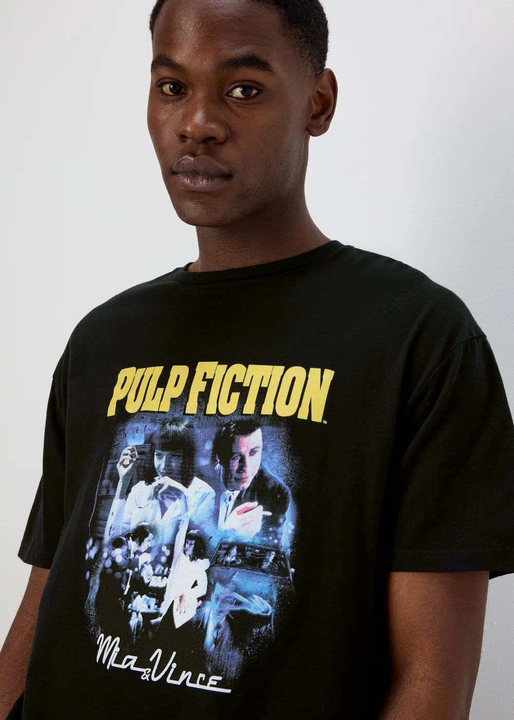 Black Pulp Fiction T-Shirt - Small Image 3