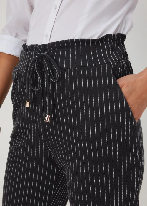 Et Vous Black Tapered Cargo Trousers - 8 Image 3