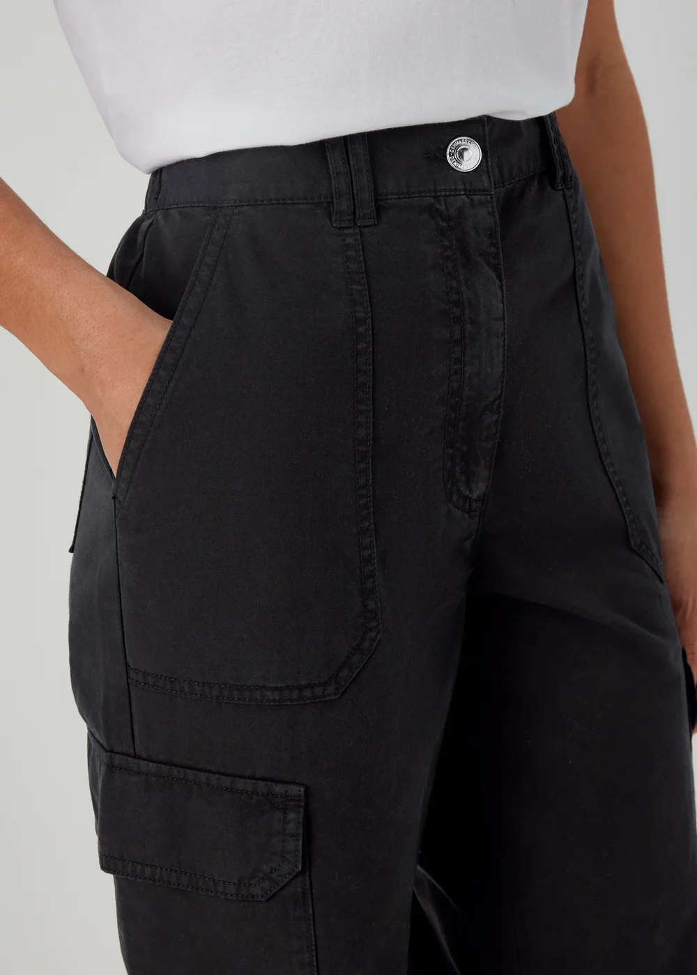 Black Straight Leg Cargo Trousers - 8 Image 6