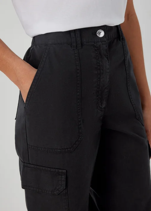 Black Straight Leg Cargo Trousers - 8 Image 6
