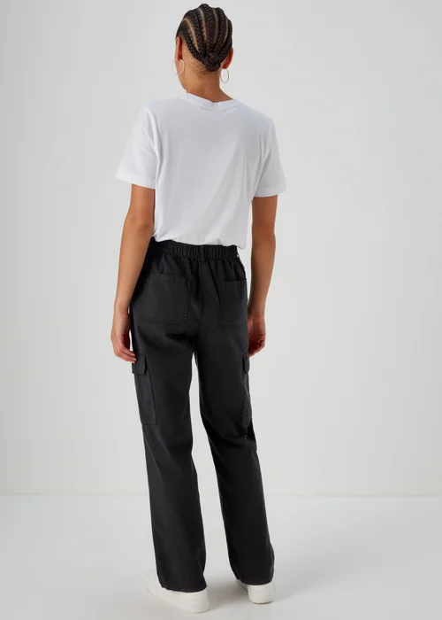 Black Straight Leg Cargo Trousers - 8 Image 4