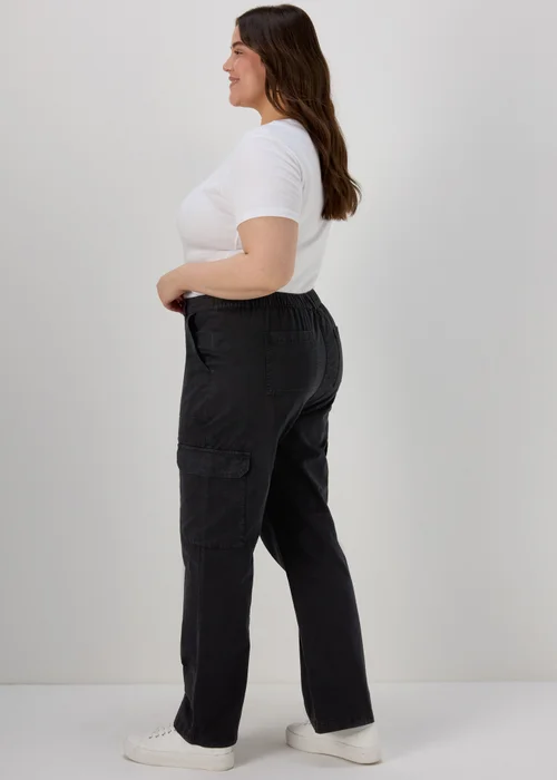 Black Straight Leg Cargo Trousers - 8 Image 3