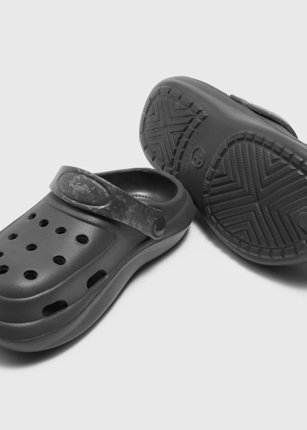Boys Grey Clogs (Younger 12-Older 6) - Size 1 Image 2