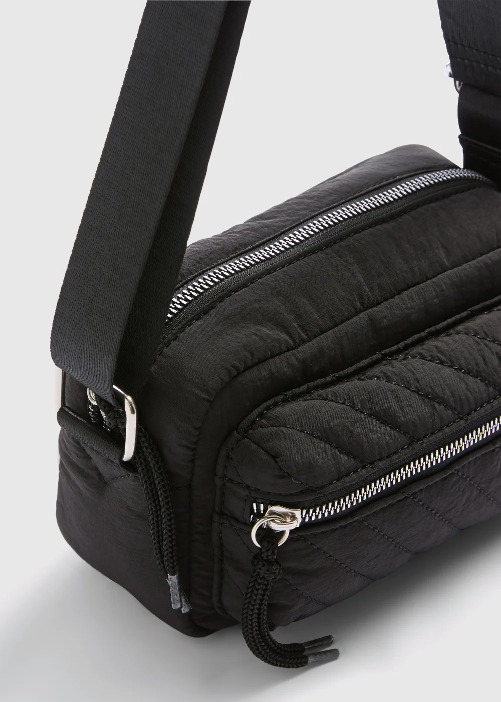 Black Quilted Nylon Camera Bag Image 4