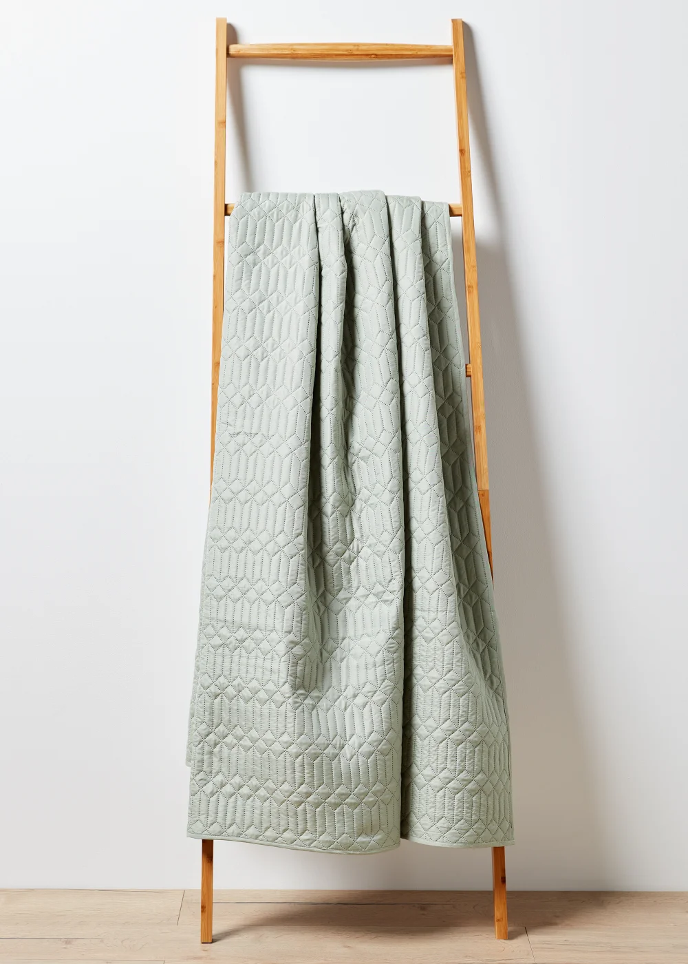 Green Geo Pinsonic Bedspread (235cm x 235cm) Image 1