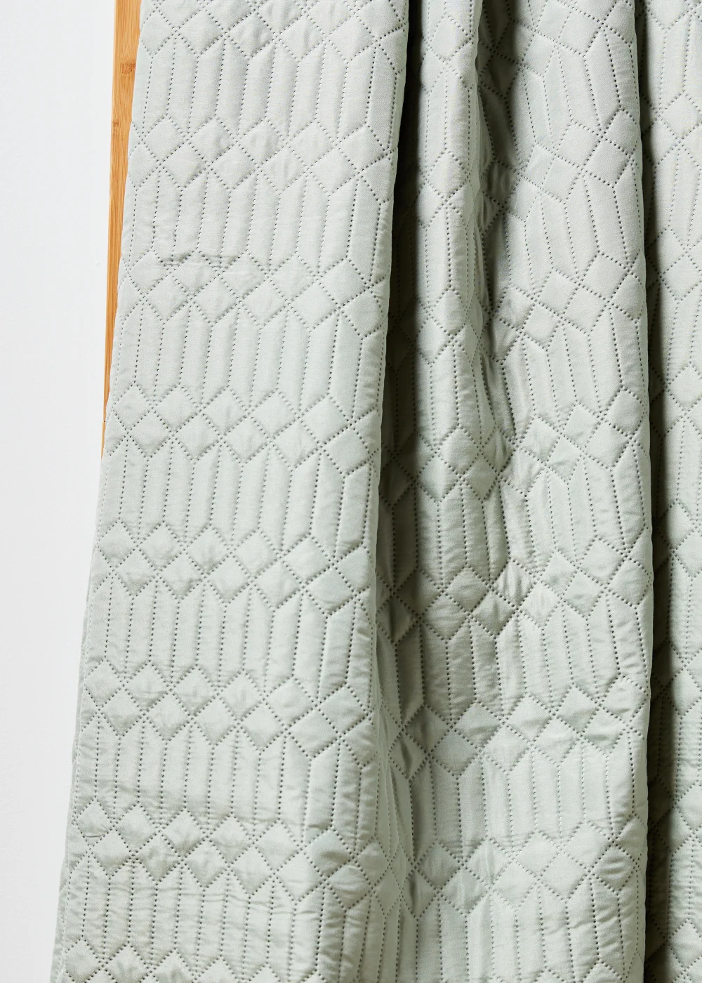 Green Geo Pinsonic Bedspread (235cm x 235cm) Image 2