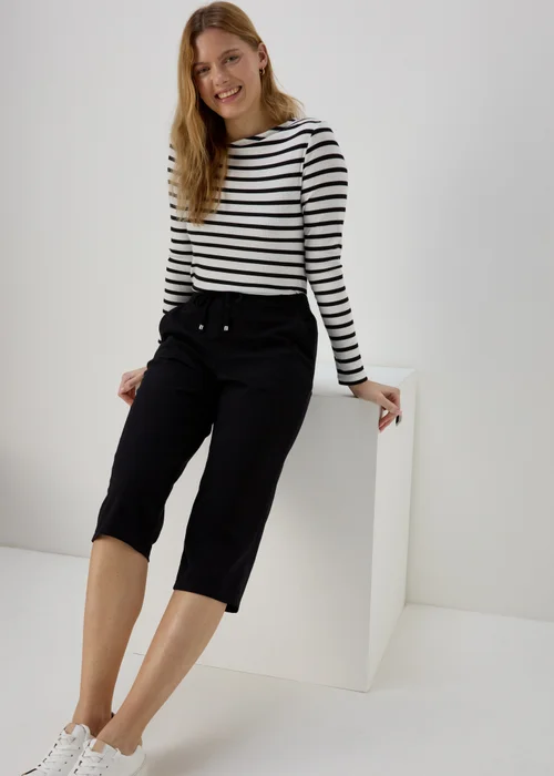 Black Cropped Trousers - 10 Image 1