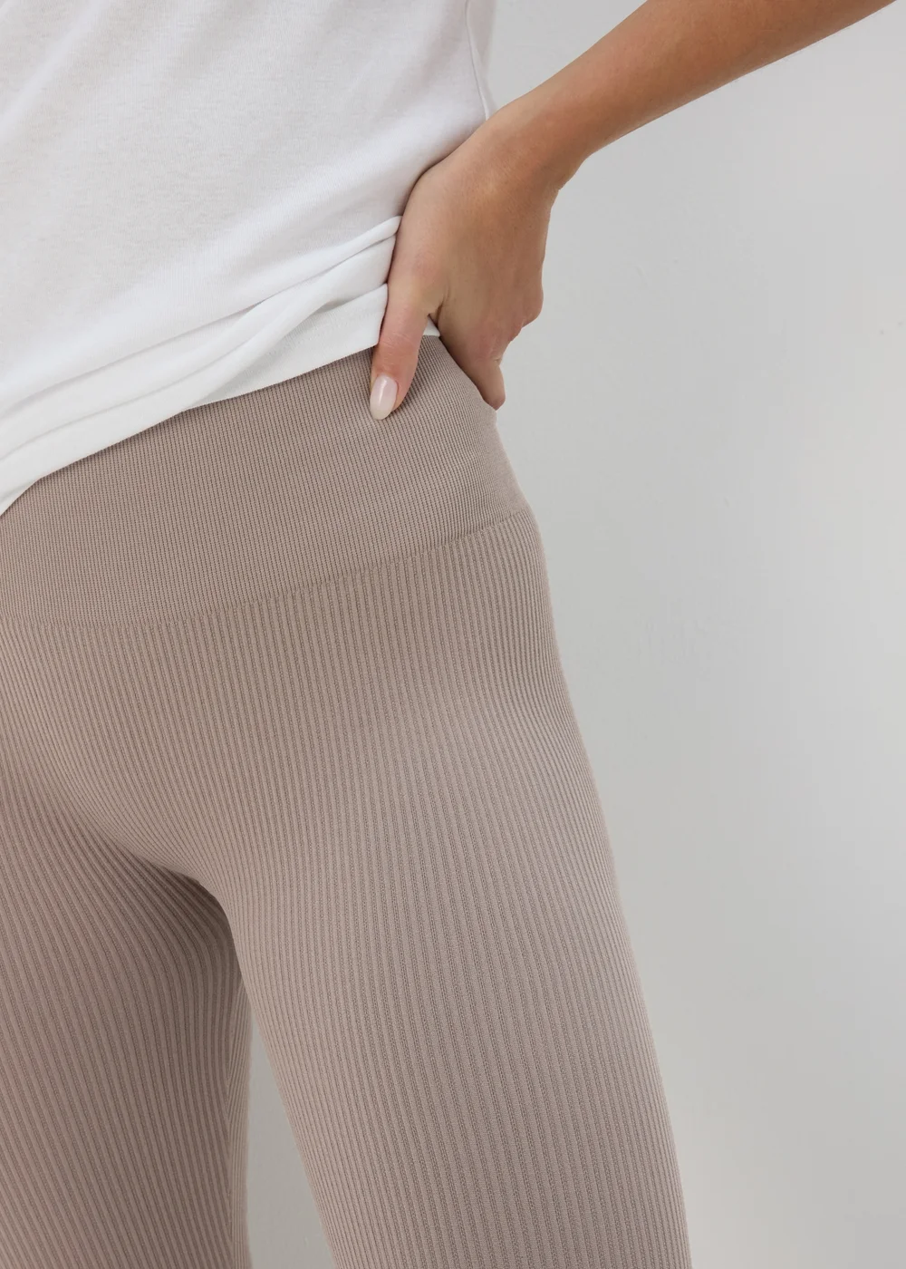 Beige Seamless Leggings - S Image 3