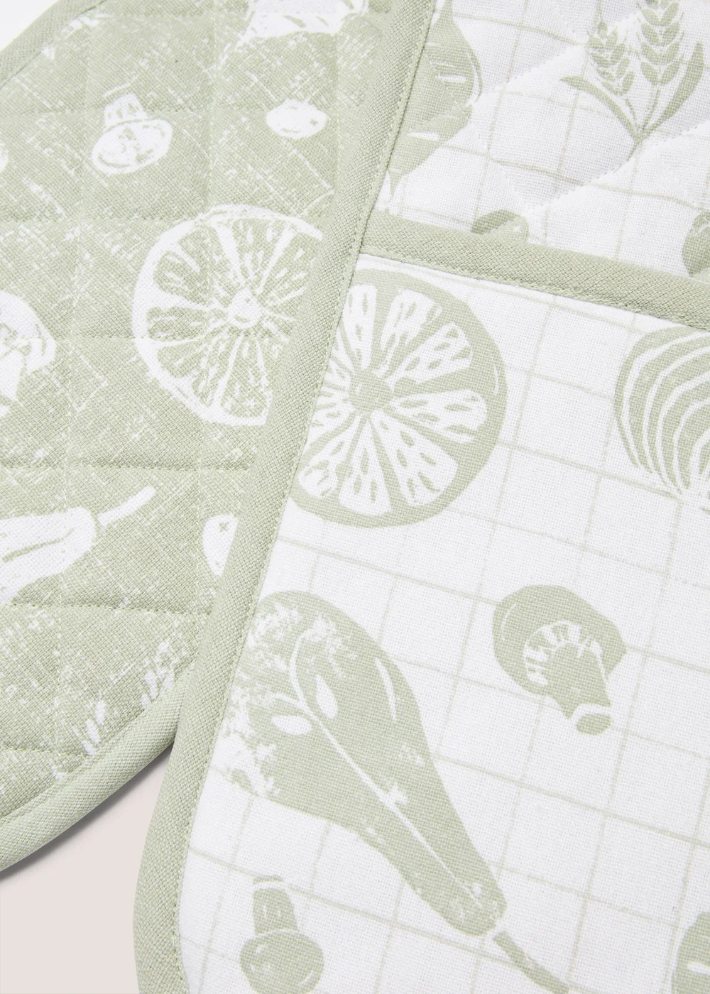 Green Spring Harvest Oven Gloves Image 2