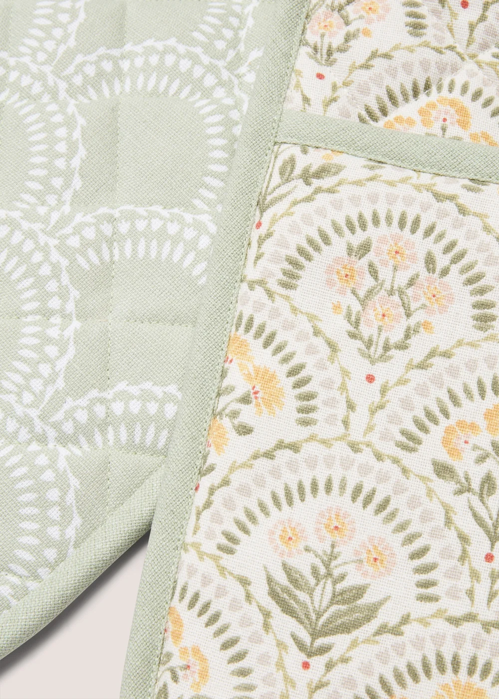 Green Folk Floral Oven Gloves (19cm x 90cm) Image 2