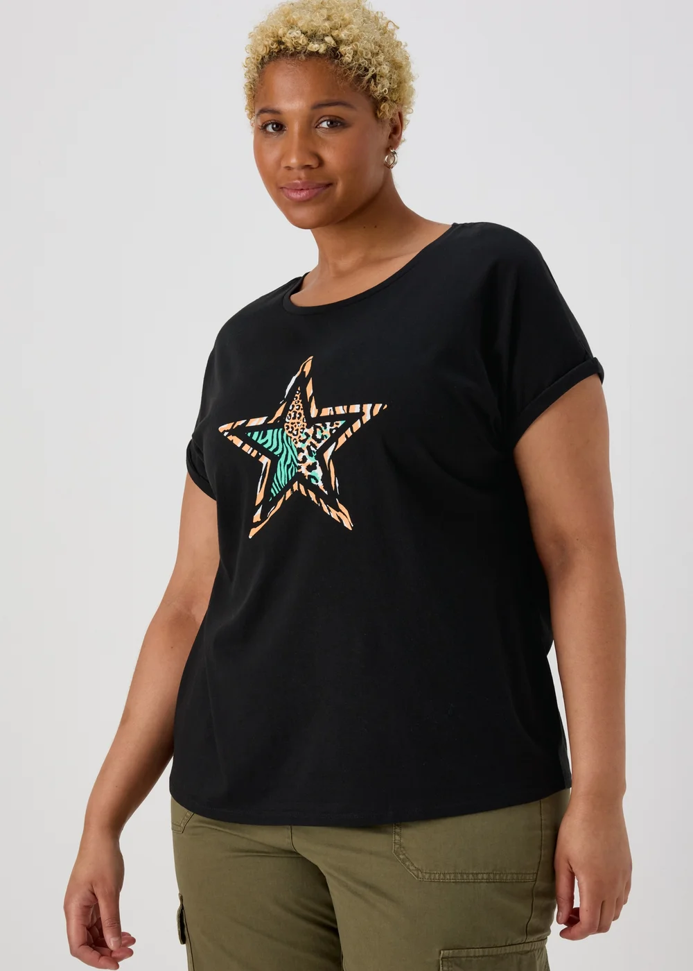Black Leopard Star T-Shirt - S Image 1