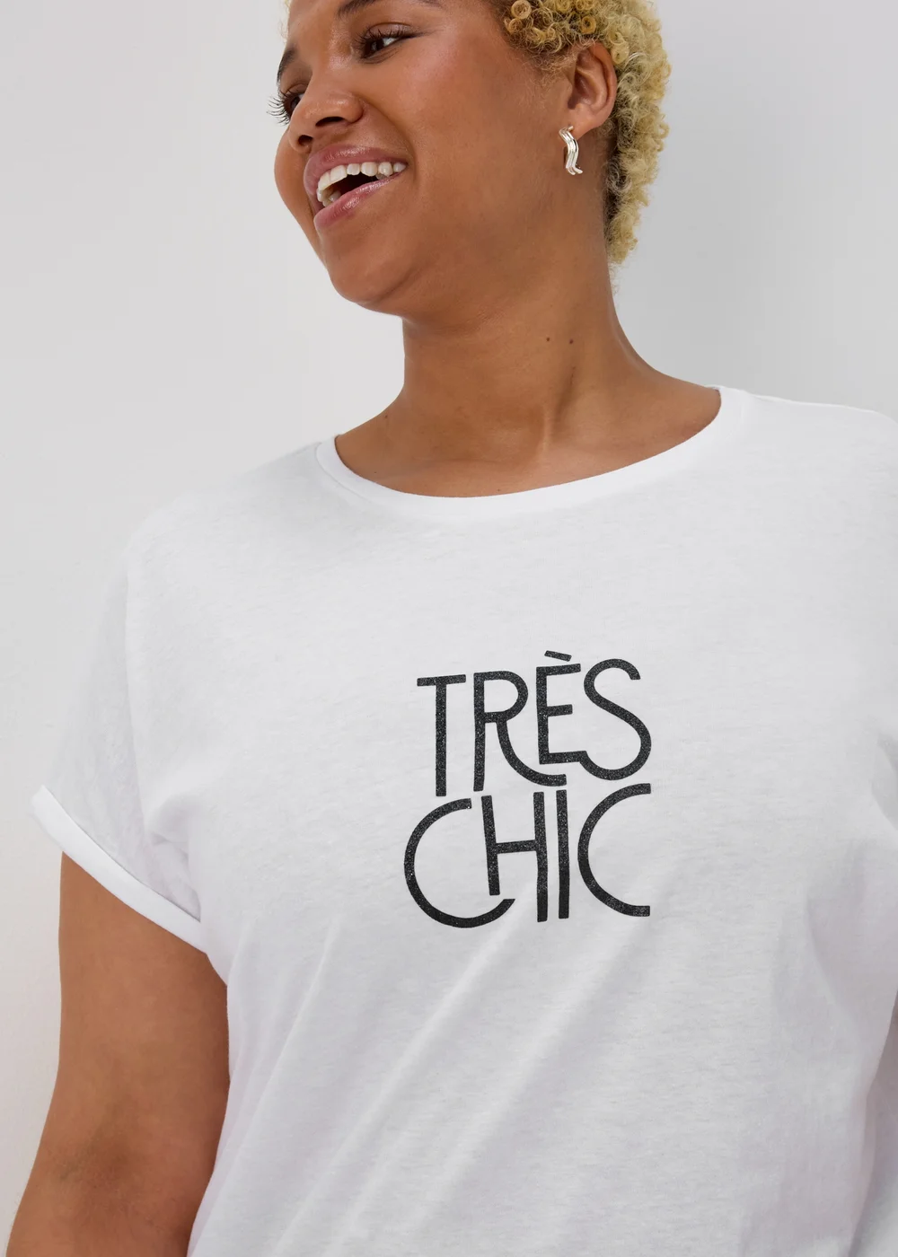 White Tres Chic T-Shirt - S Image 1
