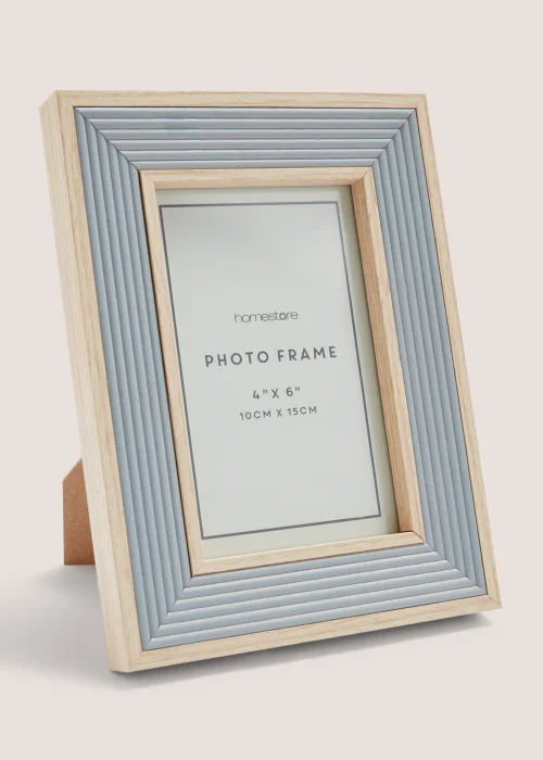 Grey Ribbed Wooden Frame (6x4) Image 1