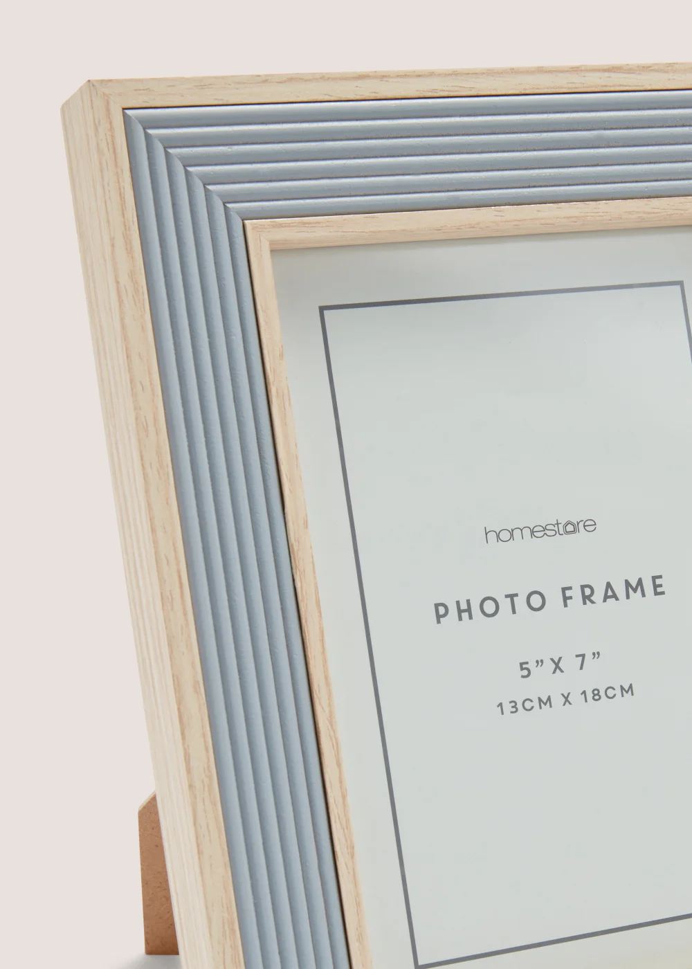Grey Ribbed Wooden Frame (5x7) Image 2