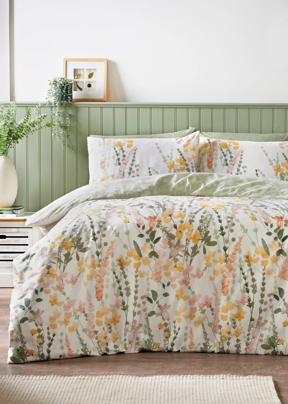 Green Floral Retreat Duvet Set - Super king Image 1