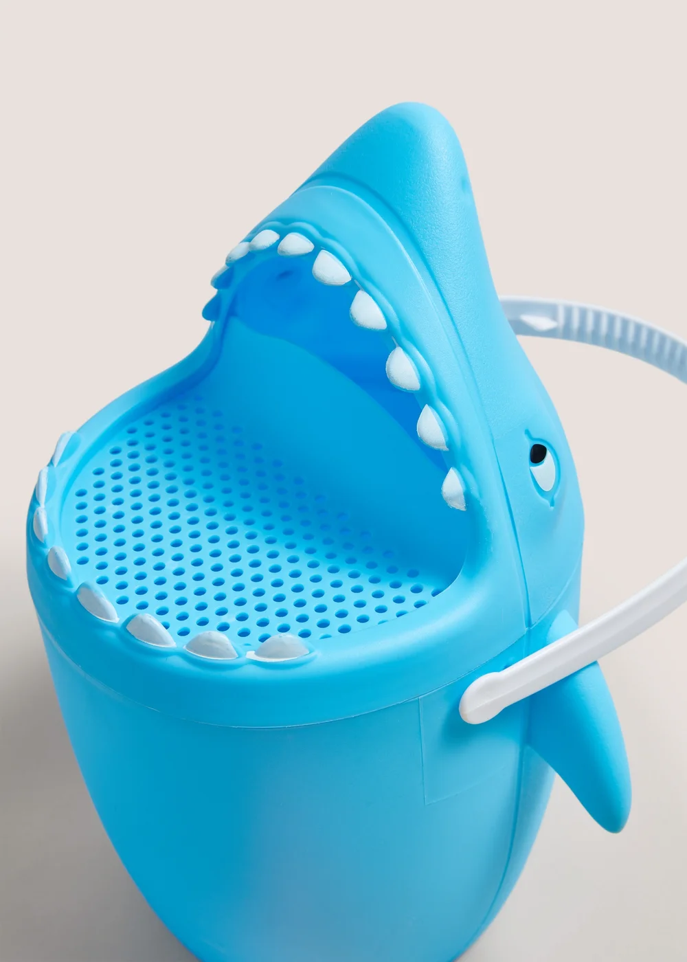 Shark bucket and spade set Image 2