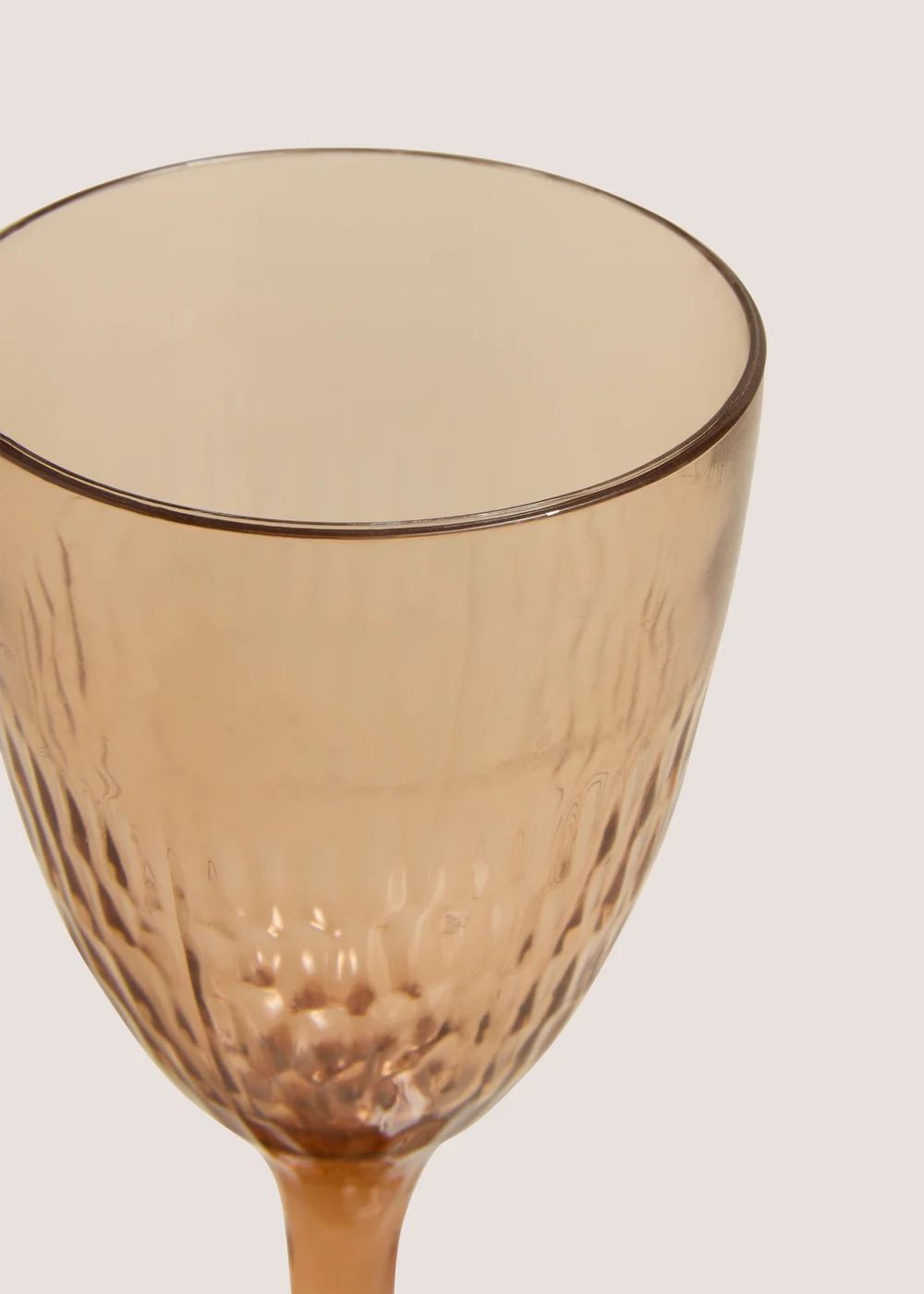 Outdoor Amber Wine Glass (9x9x21cm) Image 2