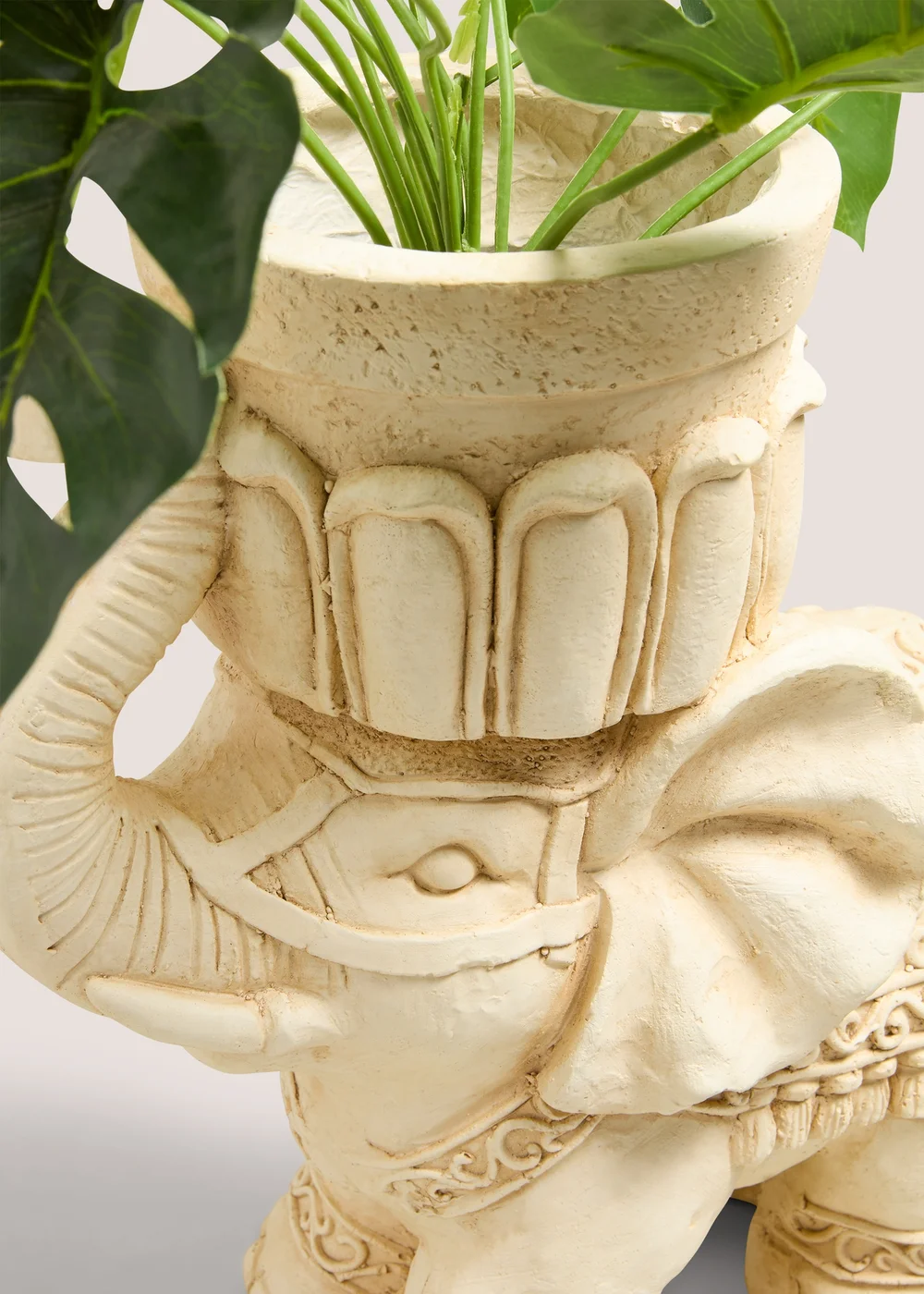Outdoor Natural Elephant Planter (42cm x 41.5cm x 45cm) Image 2