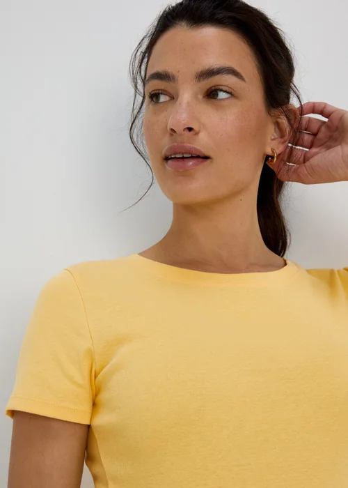 Yellow Short Sleeve Fitted T-Shirt - 8 Image 3