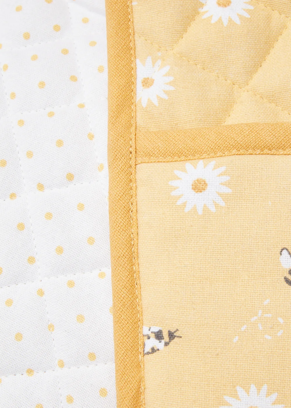 Orange Daisy Bee Oven Gloves (19cm x 90cm) Image 2