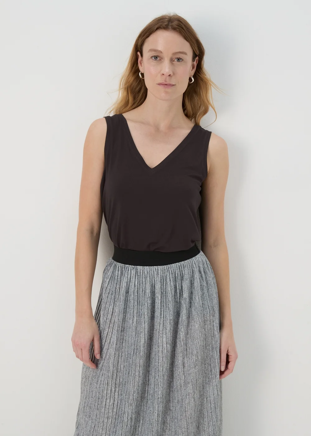 Black Plain V Neck Vest - 8 Image 1