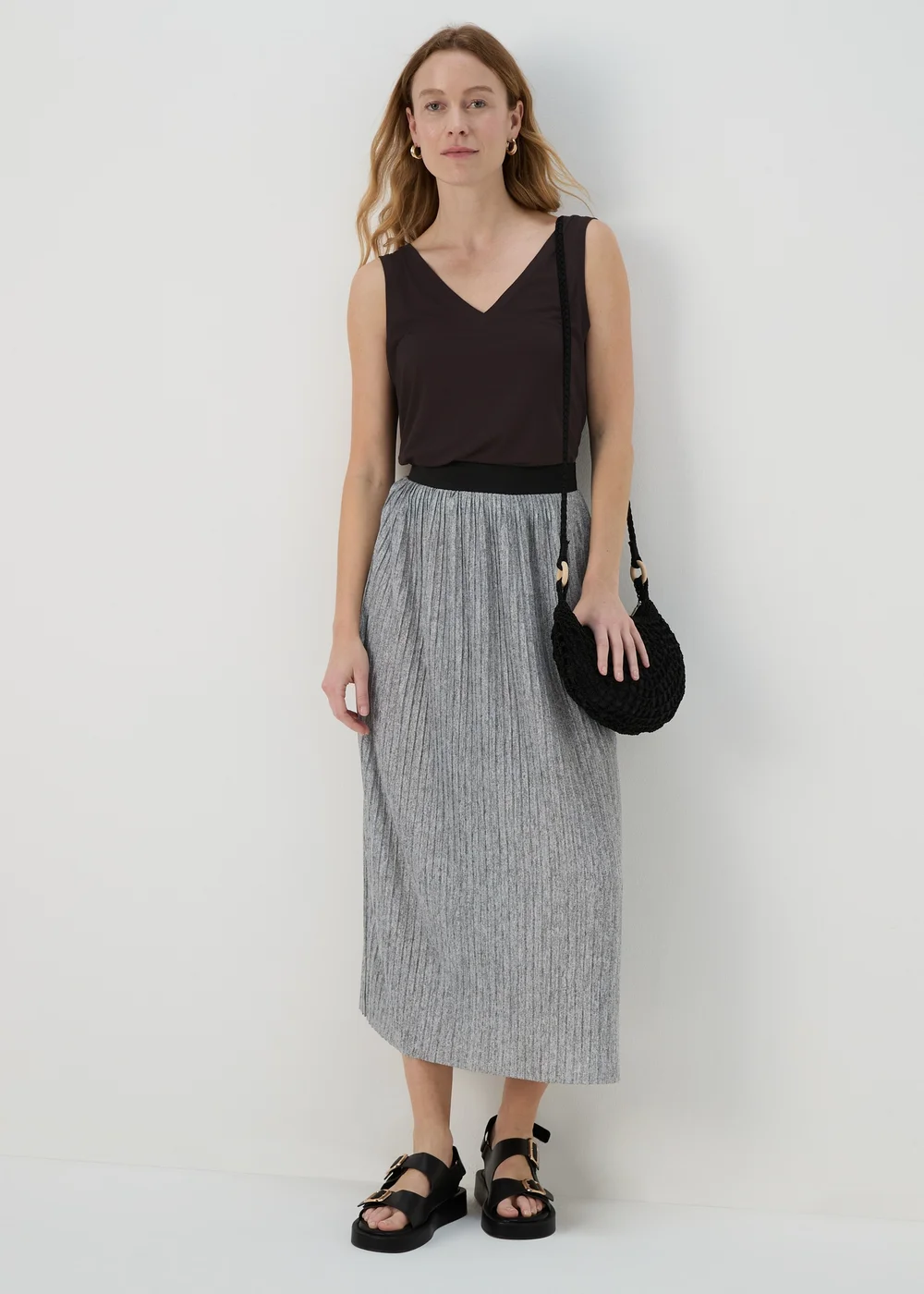 Black Plain V Neck Vest - 8 Image 4