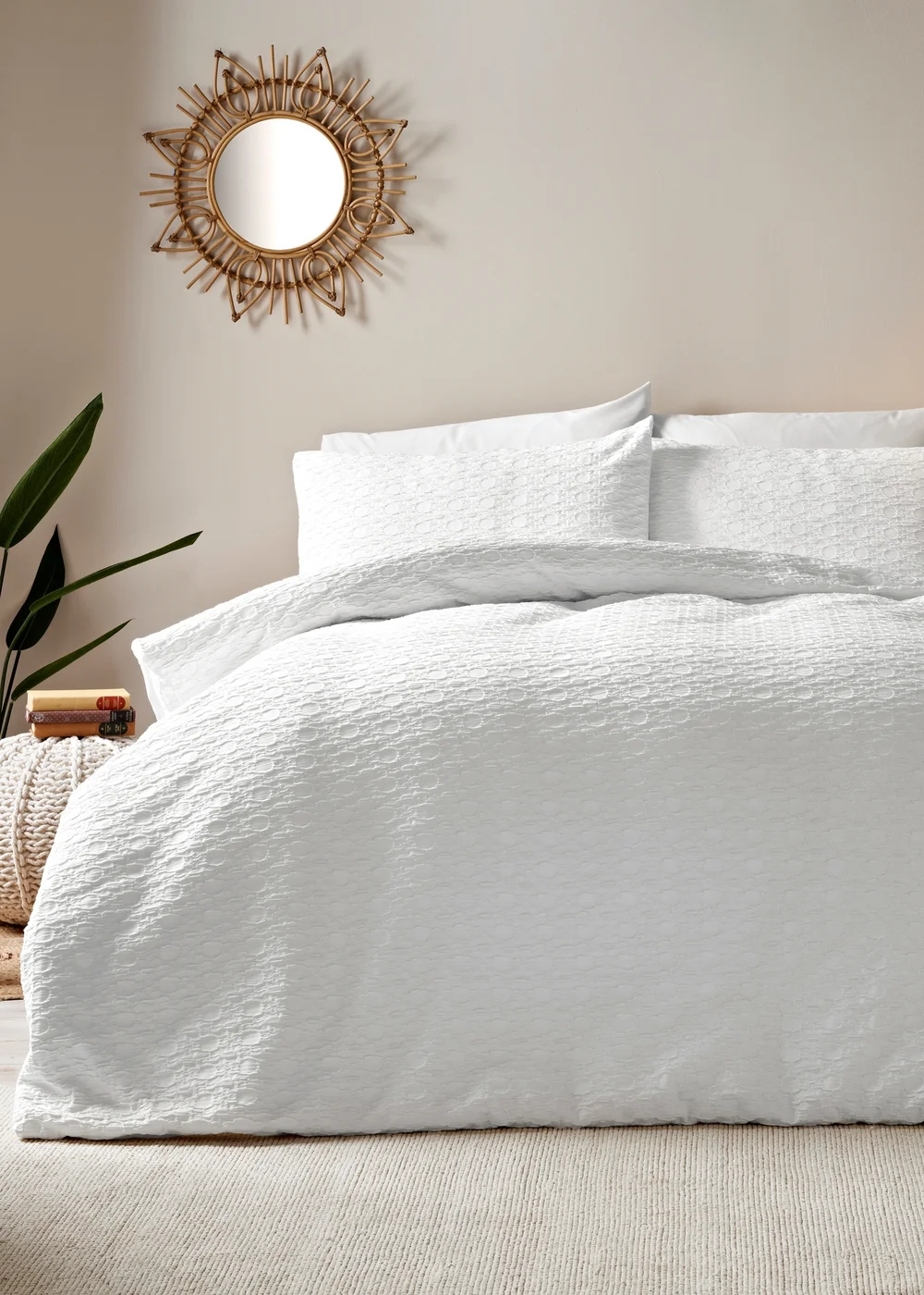 Ivory Circle Jacquard Duvet Set - Double Image 1
