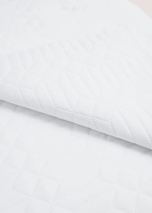 White Geo Pinsonic Bedspread (235cm x 235cm) Image 2