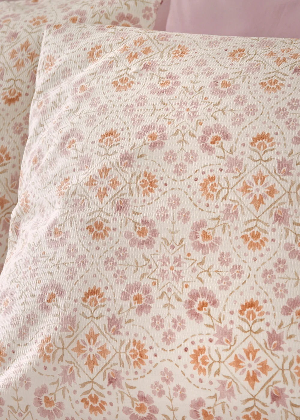 Pink Artisan Tile Seersucker Duvet Set - Single Image 2
