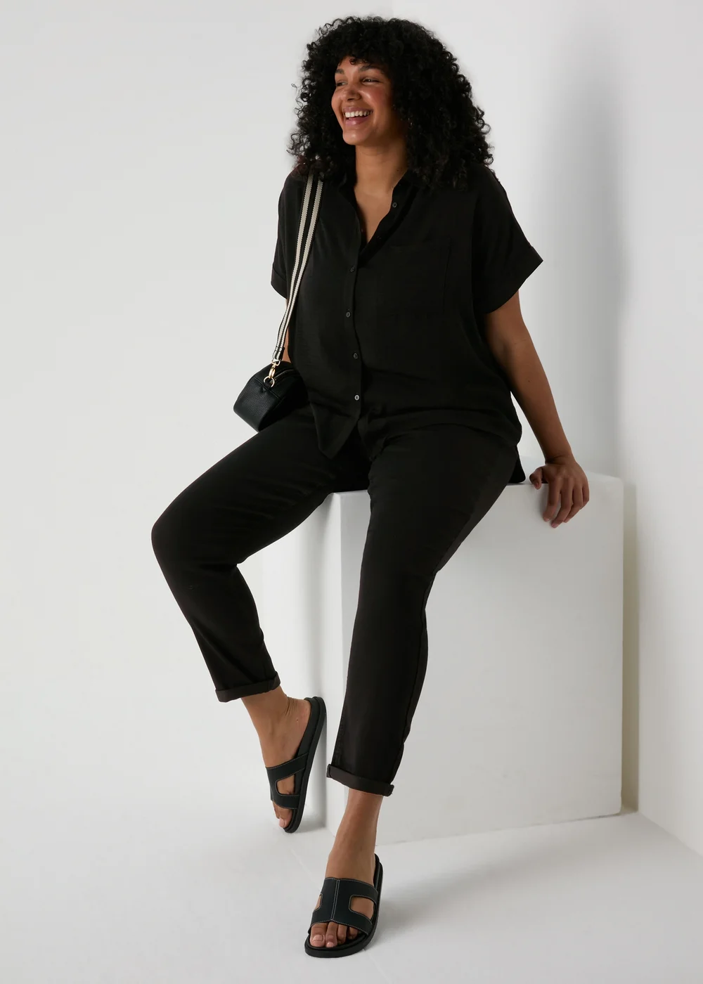 Black Airflow Shirt - Size 8 Image 4